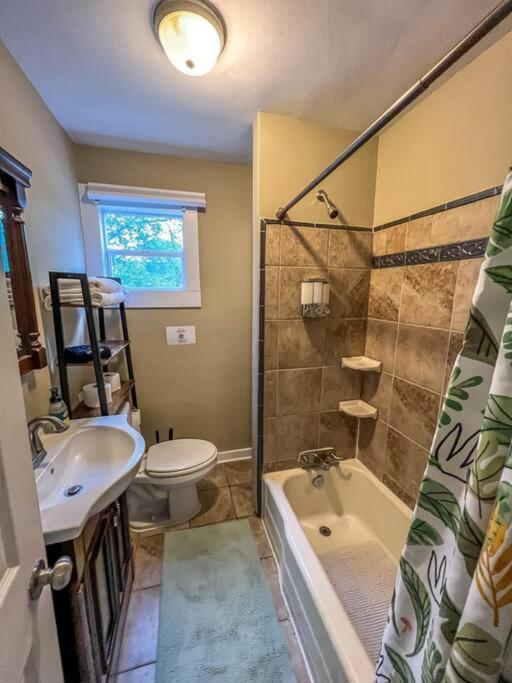 Вилла Historic Coastal Haven- Pet Friendly Fast Wi-Fi Норфолк Экстерьер фото