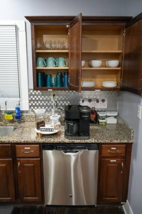 Вилла Historic Coastal Haven- Pet Friendly Fast Wi-Fi Норфолк Экстерьер фото